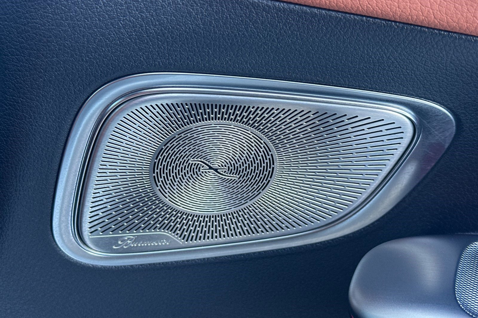 Used 2025 Mercedes-Benz GLC 350e 4MATIC image 23