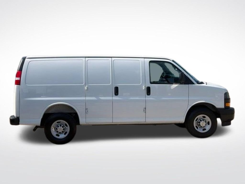 Certified 2025 Chevrolet Express 2500 RWD image 6