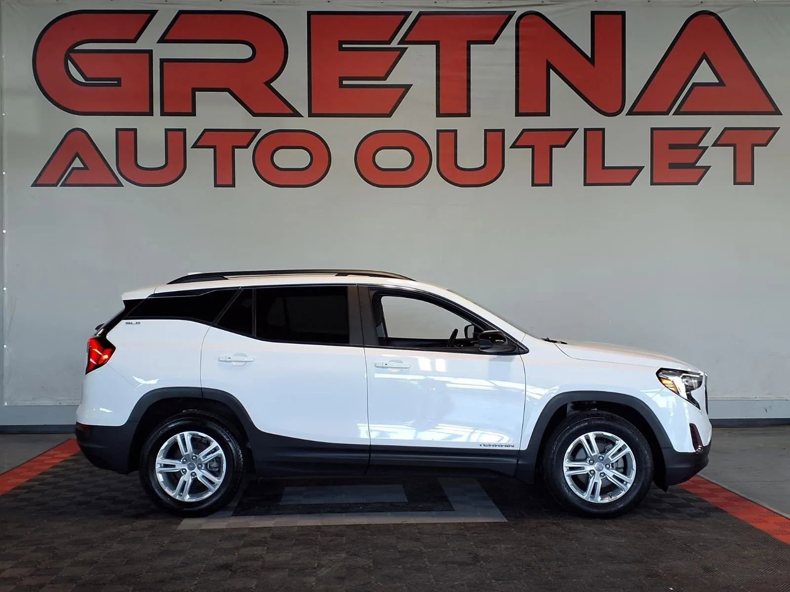 Used 2021 GMC Terrain SLE w/ Driver Convenience Package AWD/4WD image 1