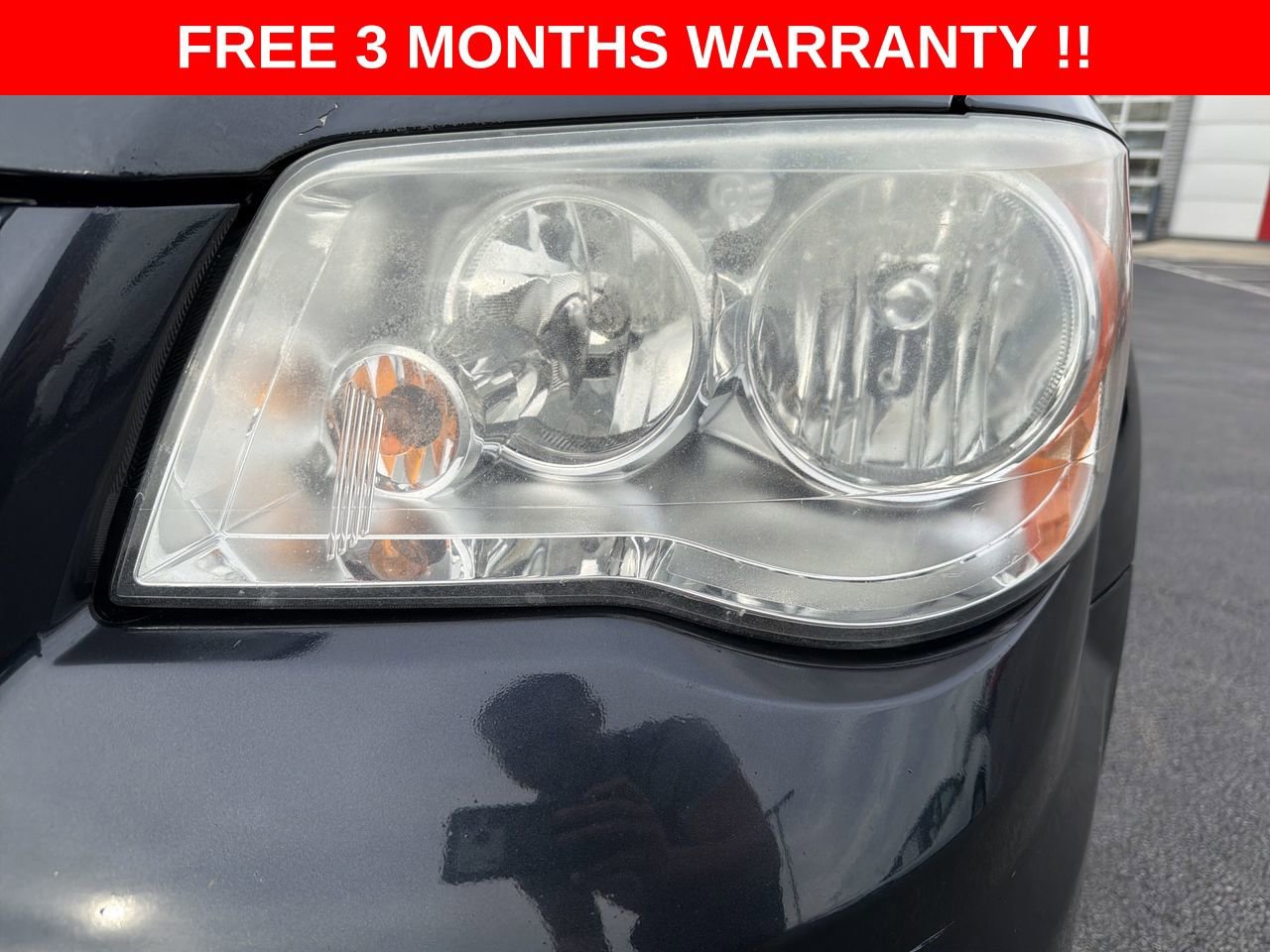 Used 2014 Chrysler Town & Country Touring FWD image 35