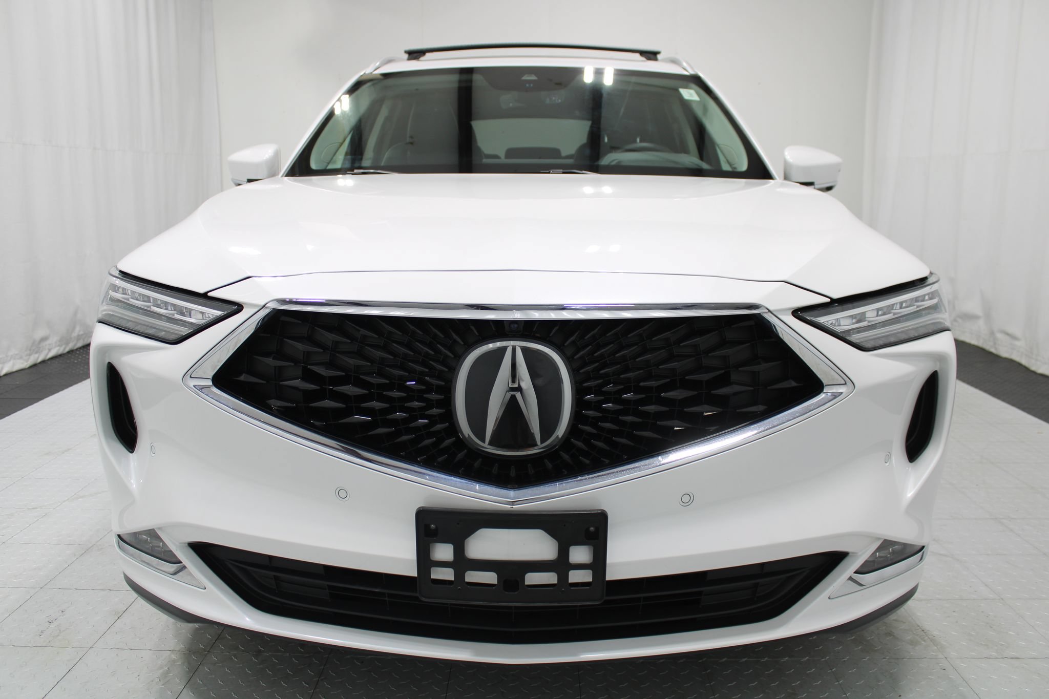 Used 2023 Acura MDX w/ Advance Package AWD/4WD image 3