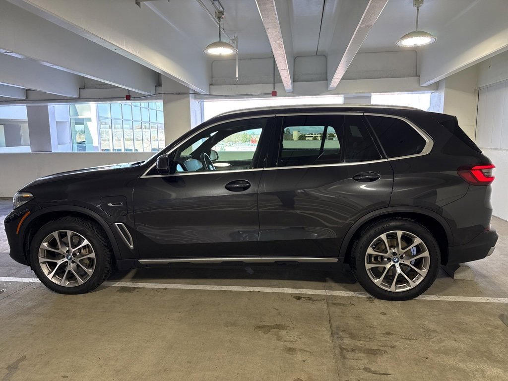 Used 2022 BMW X5 xDrive45e w/ Premium Package image 3