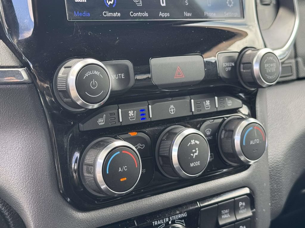 Used 2021 RAM 1500 Laramie w/ Sport Appearance Package AWD/4WD image 19