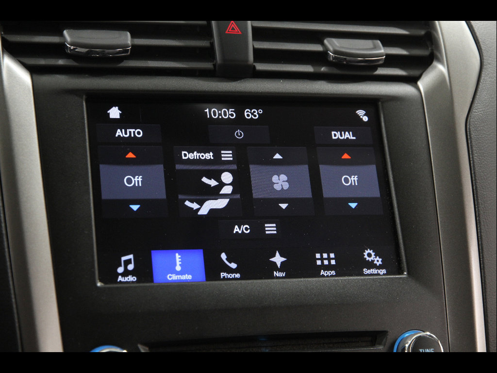 Used 2017 Ford Fusion SE w/ Fusion SE Technology Package FWD image 12