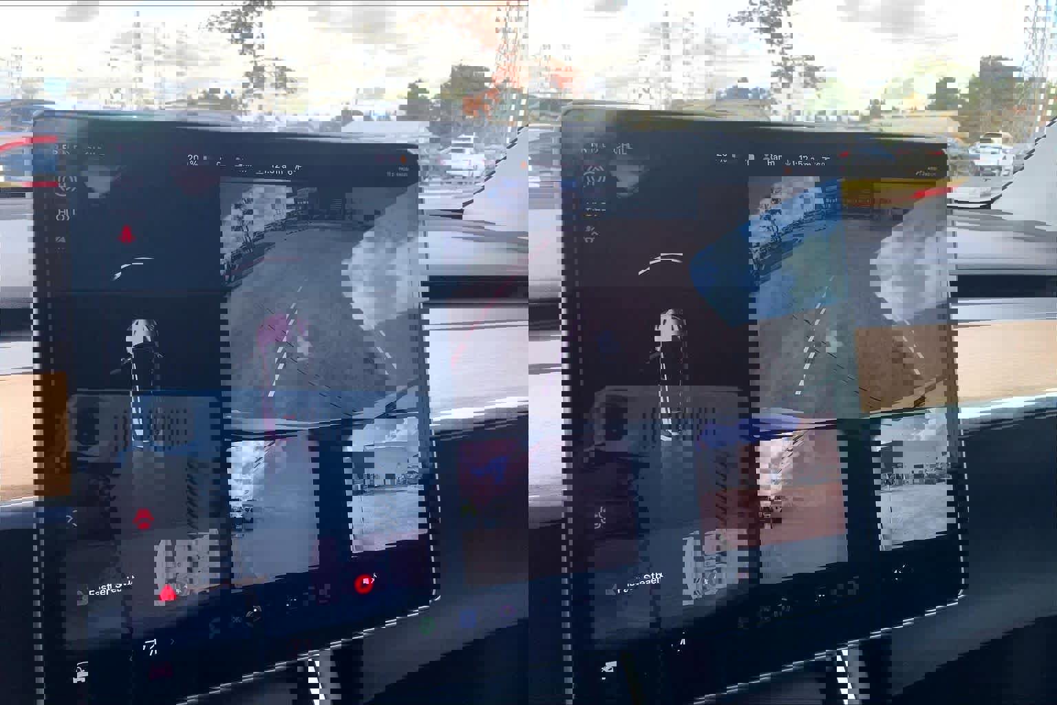 Used 2021 Tesla Model Y Long Range image 23