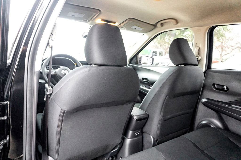 Used 2025 Nissan Kicks Play S image 28