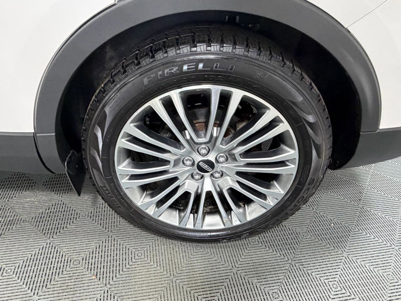 Used 2017 Lincoln MKX Reserve w/ Lincoln MKX Climate Package image 9