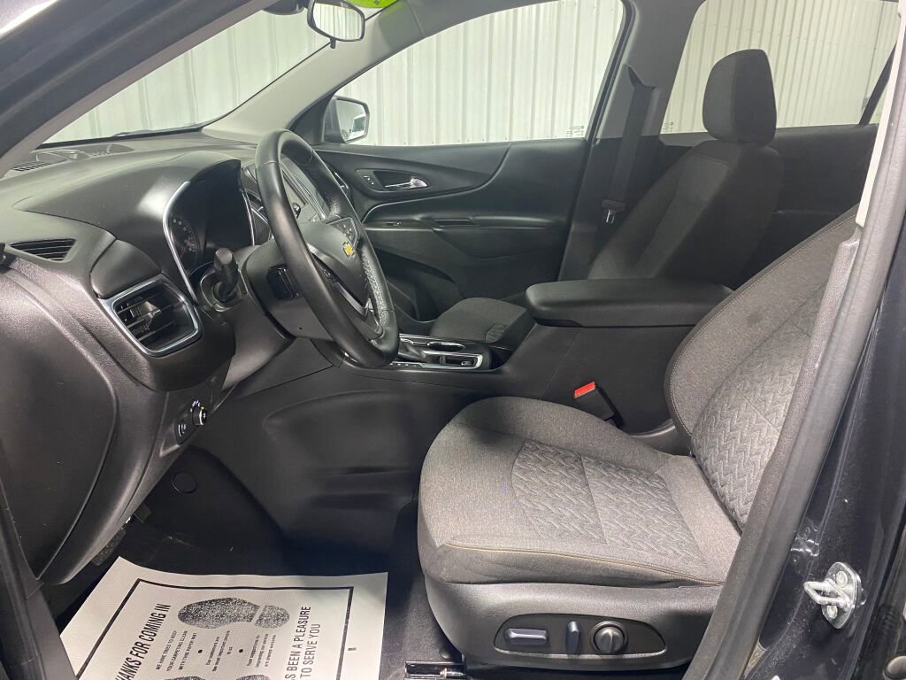 Used 2023 Chevrolet Equinox LT w/ Driver Convenience Package image 5