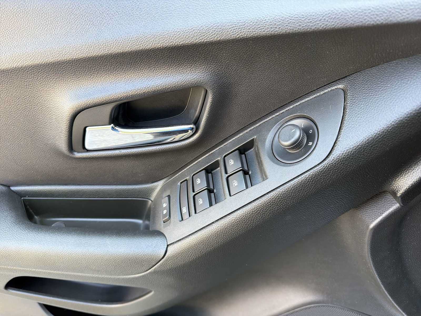 Used 2018 Chevrolet Trax LT w/ LPO, Protection Package FWD image 20