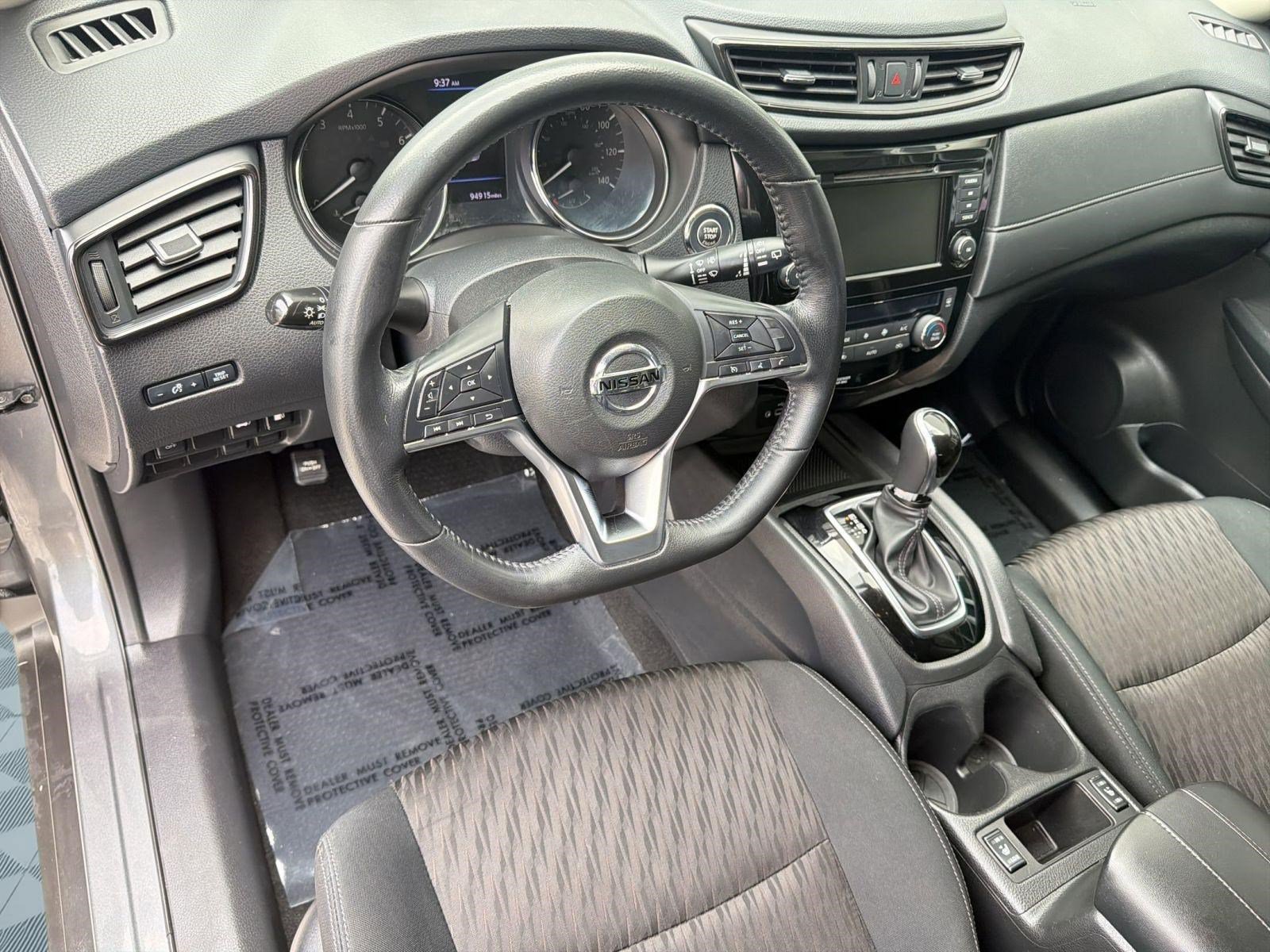 Used 2018 Nissan Rogue SV FWD image 4