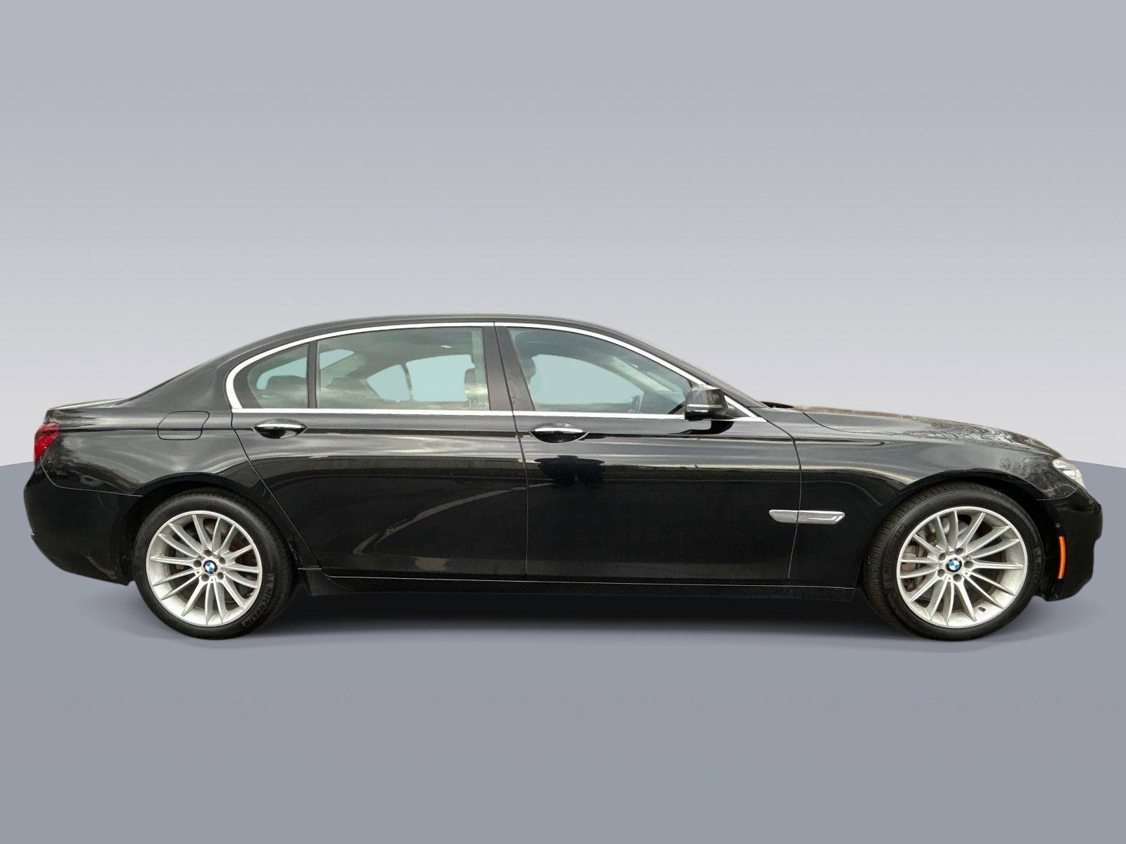 Used 2014 BMW 750Li xDrive AWD/4WD image 2