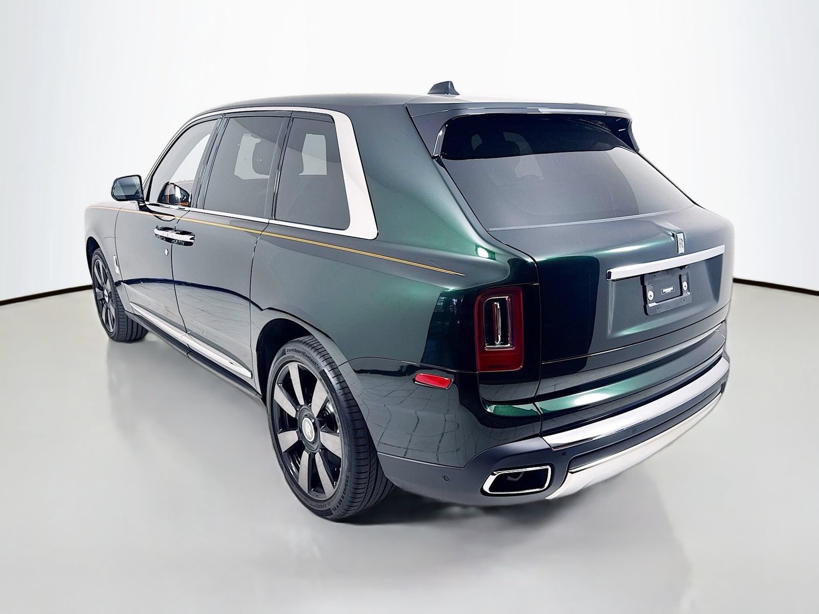 Certified 2023 Rolls-Royce Cullinan w/ Cullinan Package AWD/4WD image 2