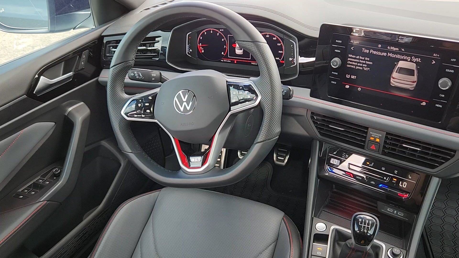 Used 2025 Volkswagen Jetta GLI Autobahn FWD image 5