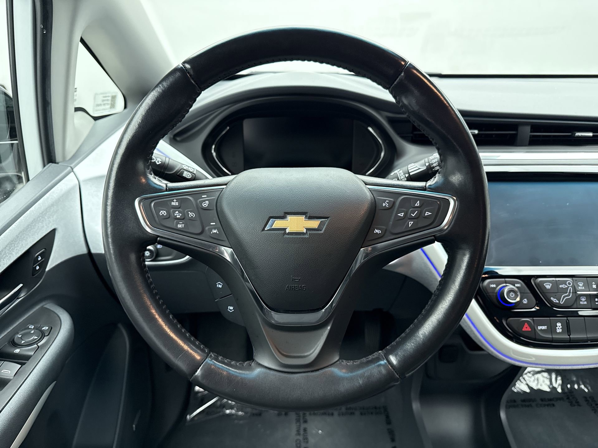 Used 2021 Chevrolet Bolt Premier w/ Infotainment Package FWD image 12
