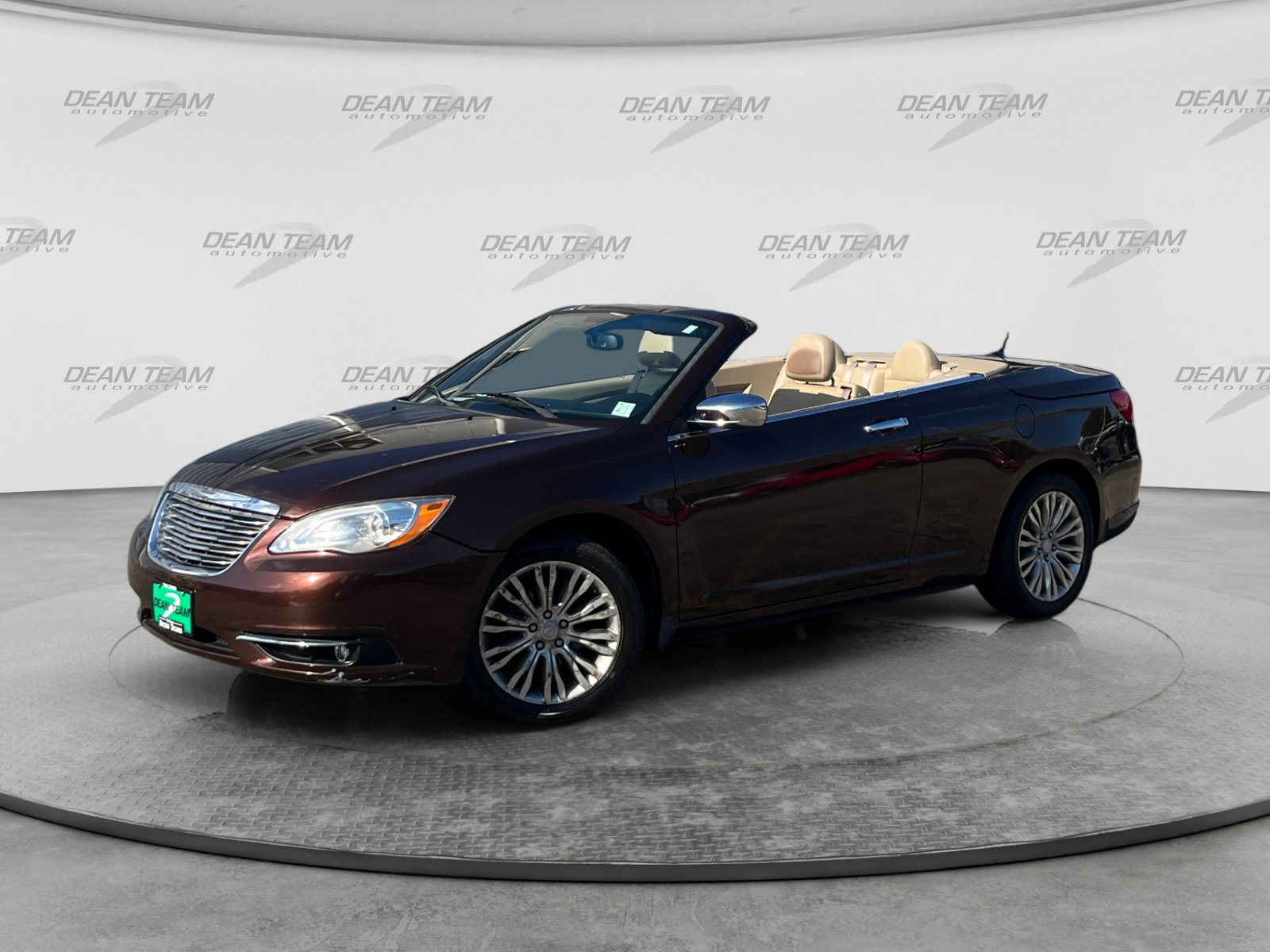 Used 2013 Chrysler 200 Limited FWD image 3