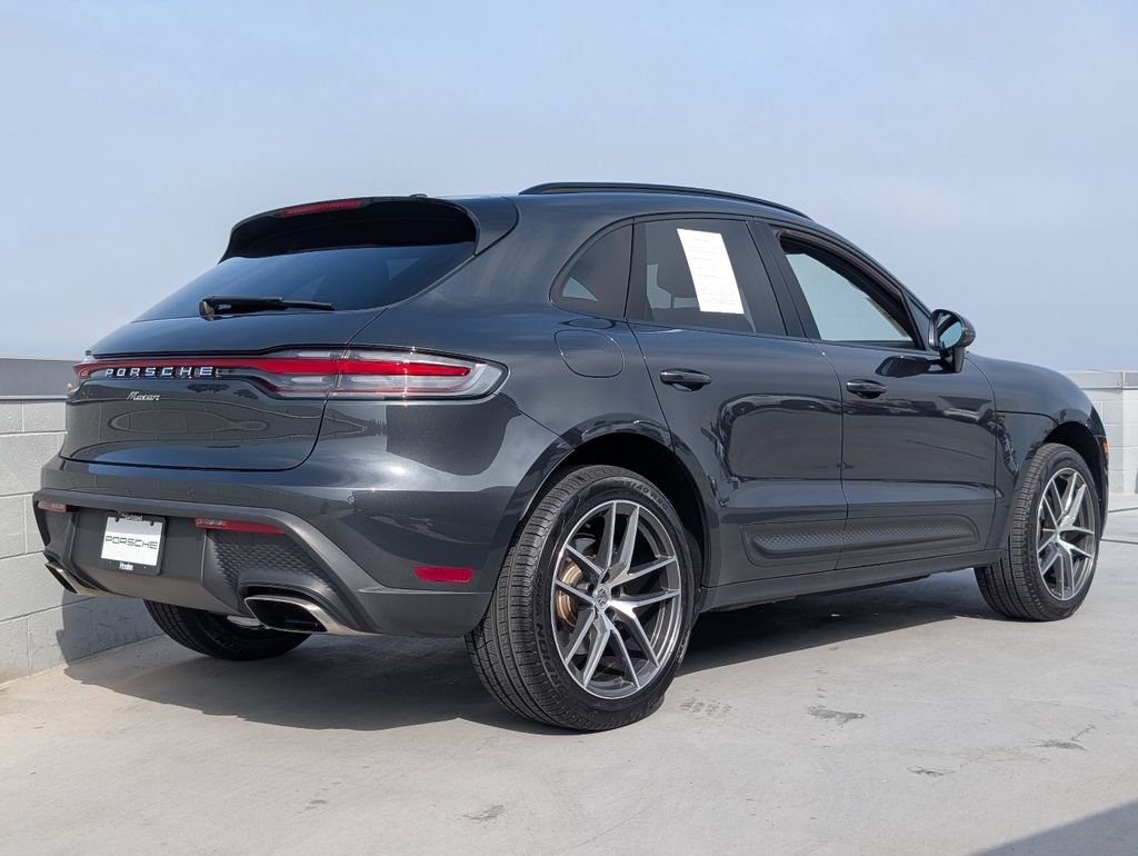 Certified 2024 Porsche Macan AWD/4WD image 23