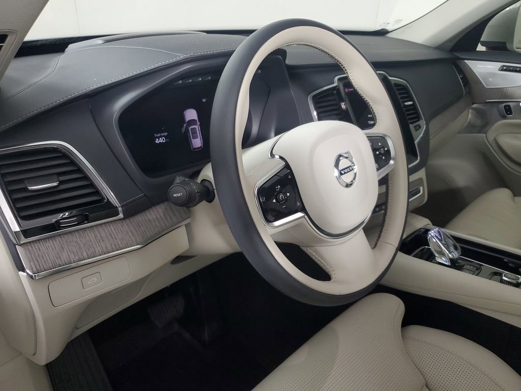 Used 2024 Volvo XC90 B6 Ultimate w/ Protection Package image 26