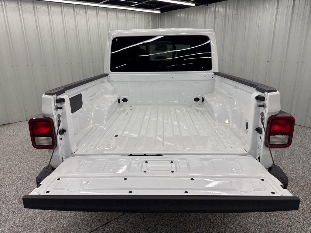 New 2026 Jeep Gladiator Sport image 9