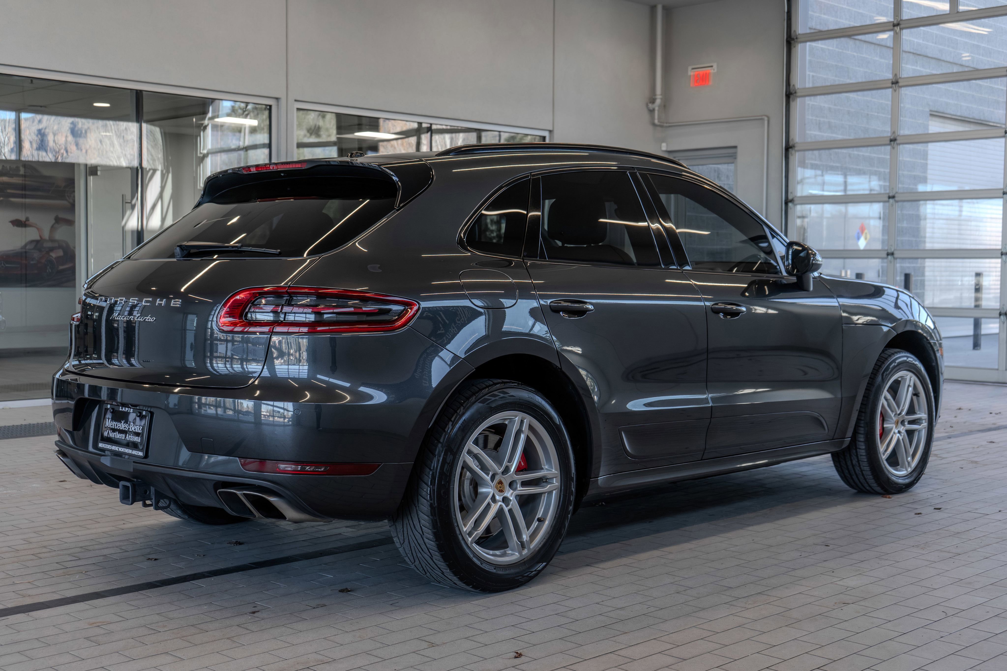 Used 2018 Porsche Macan Turbo w/ Premium Package Plus image 29