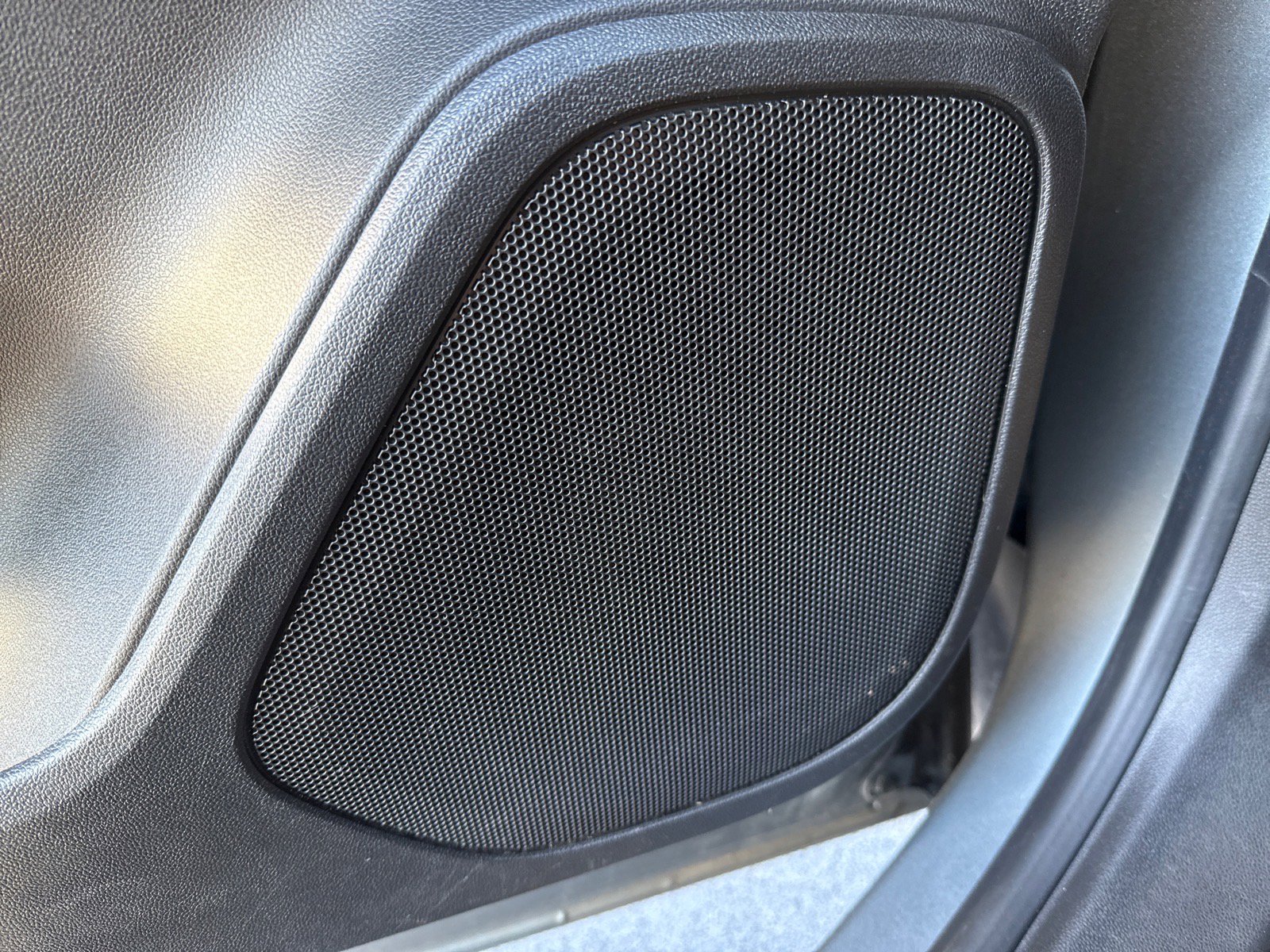 Used 2024 Chevrolet Blazer LT FWD image 25