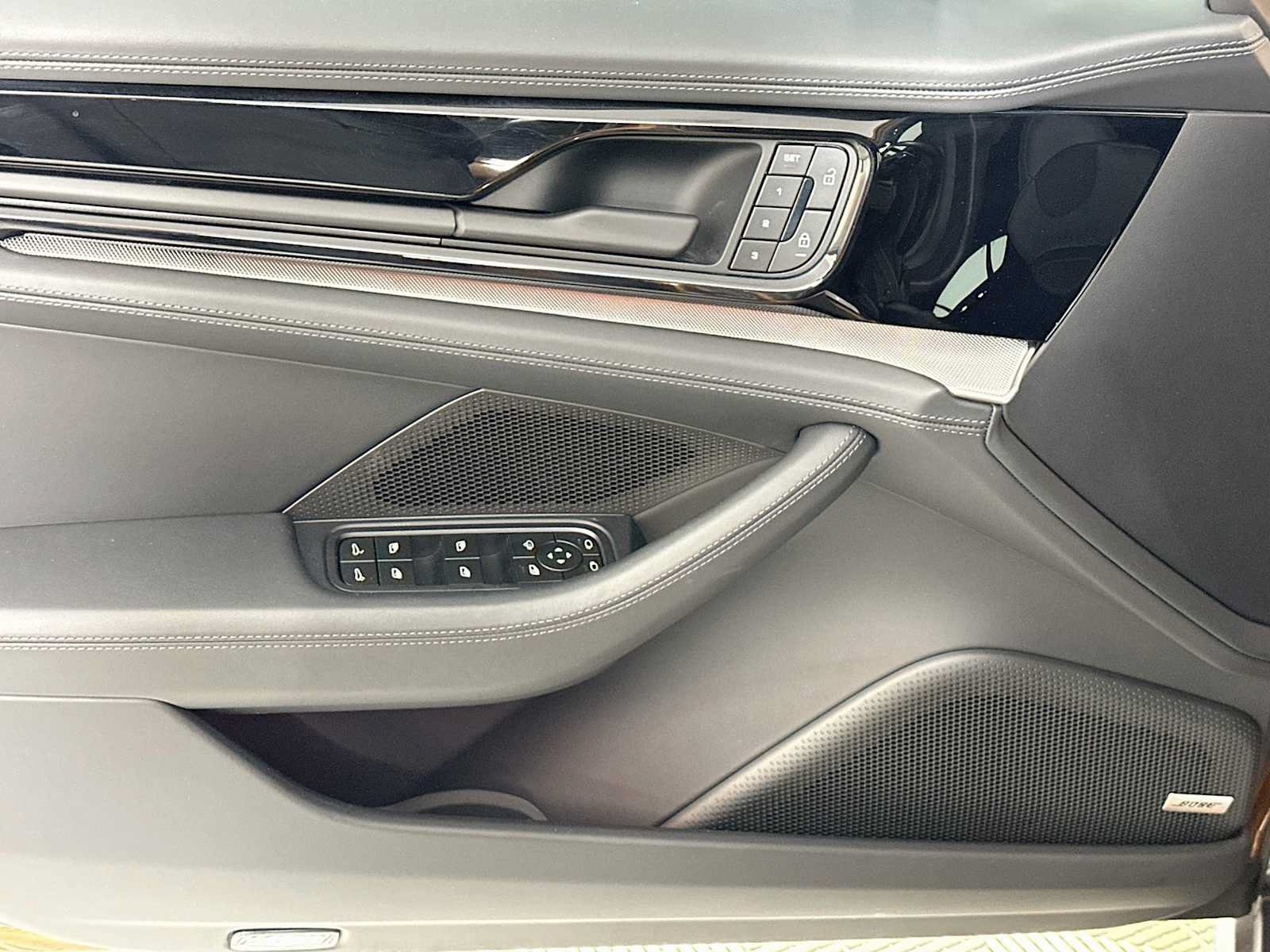 Certified 2025 Porsche Panamera 4 AWD/4WD image 11