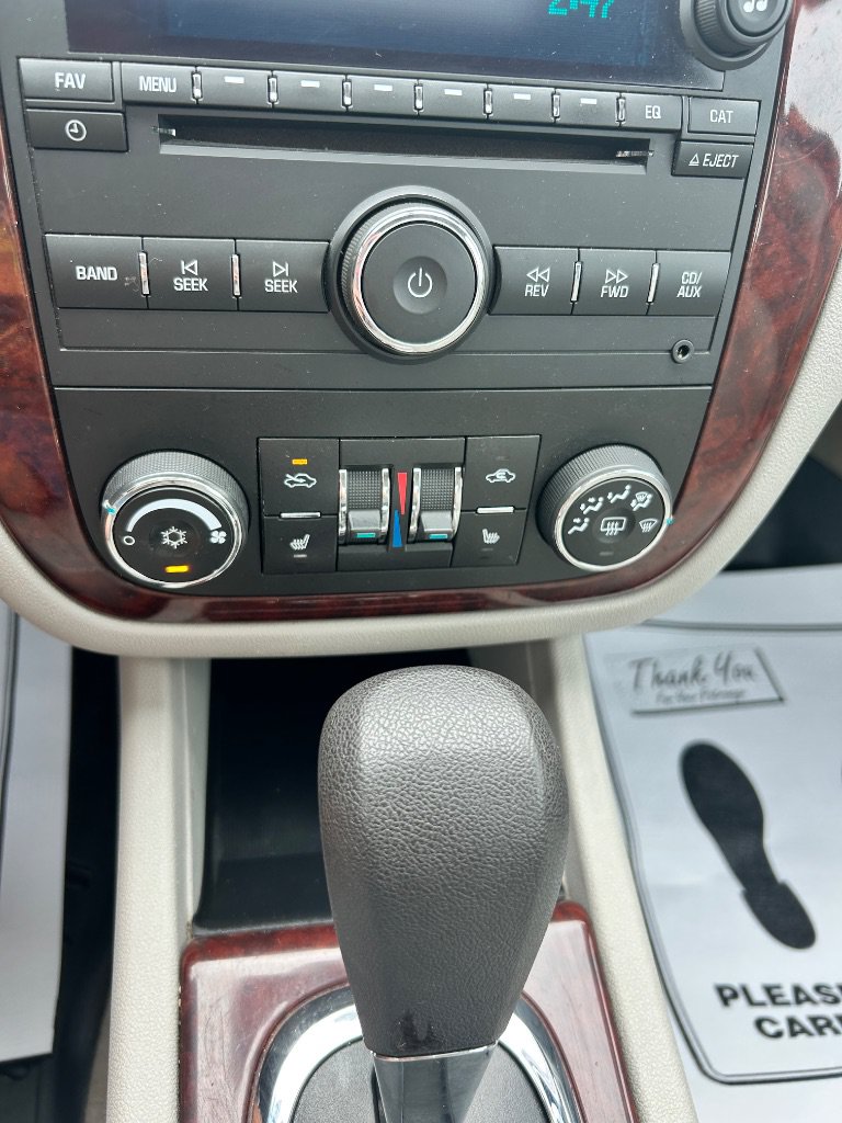Used 2010 Chevrolet Impala LT w/ Luxury Edition Package FWD image 10