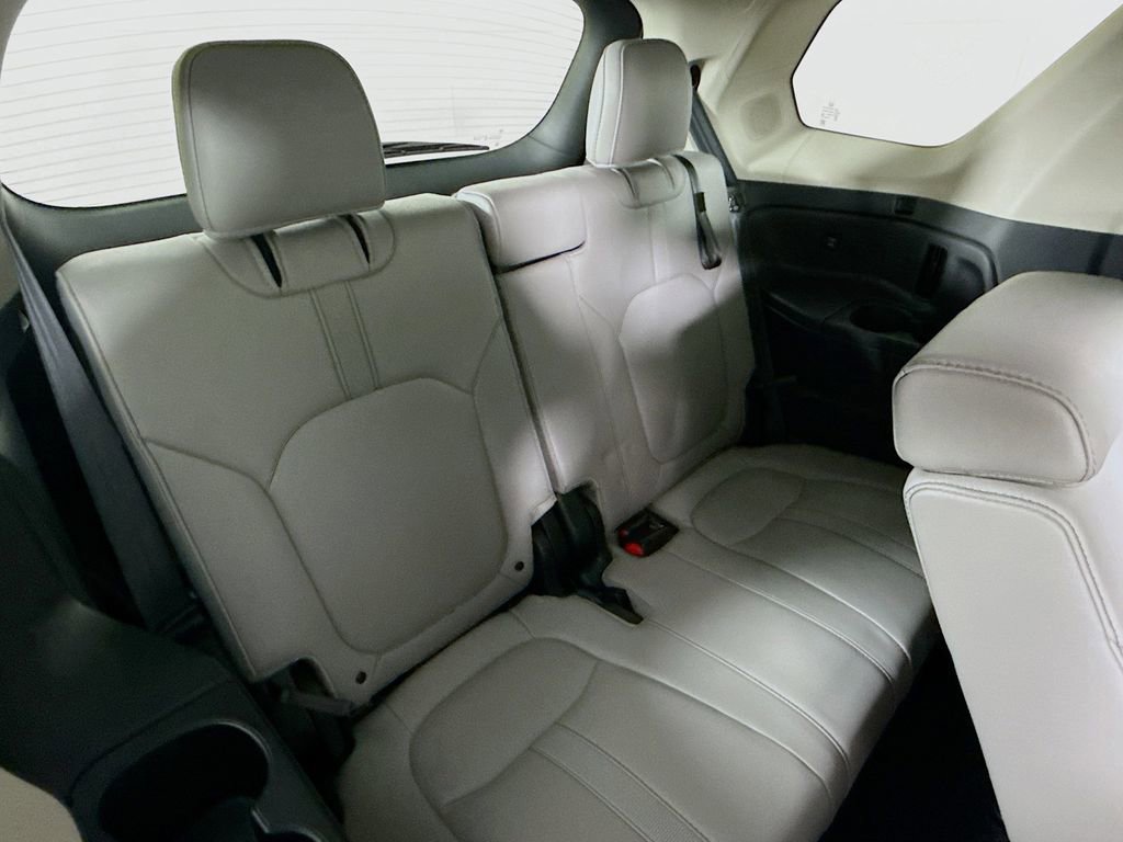 Certified 2025 Honda Pilot Touring image 25