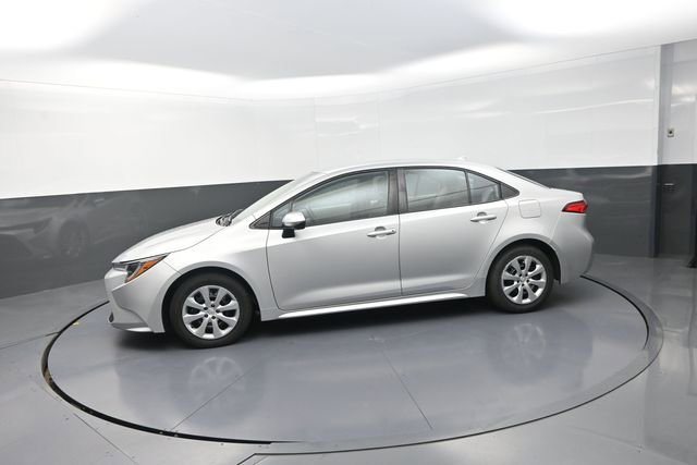 Used 2022 Toyota Corolla LE FWD image 42