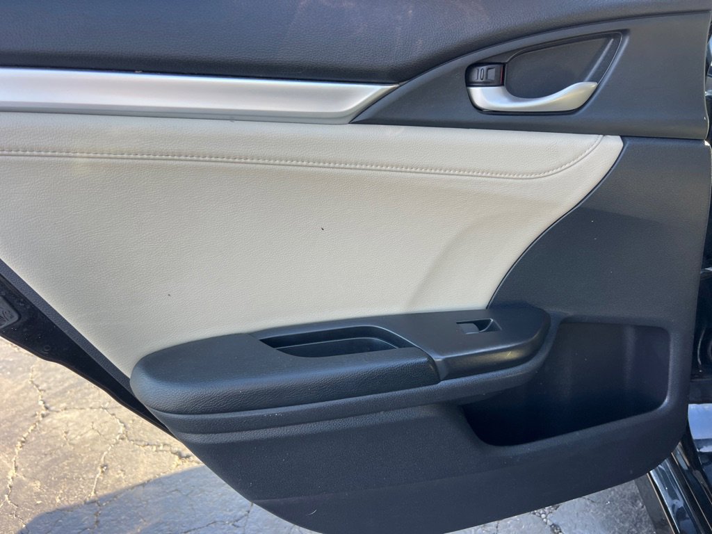 Used 2018 Honda Civic EX-L image 12