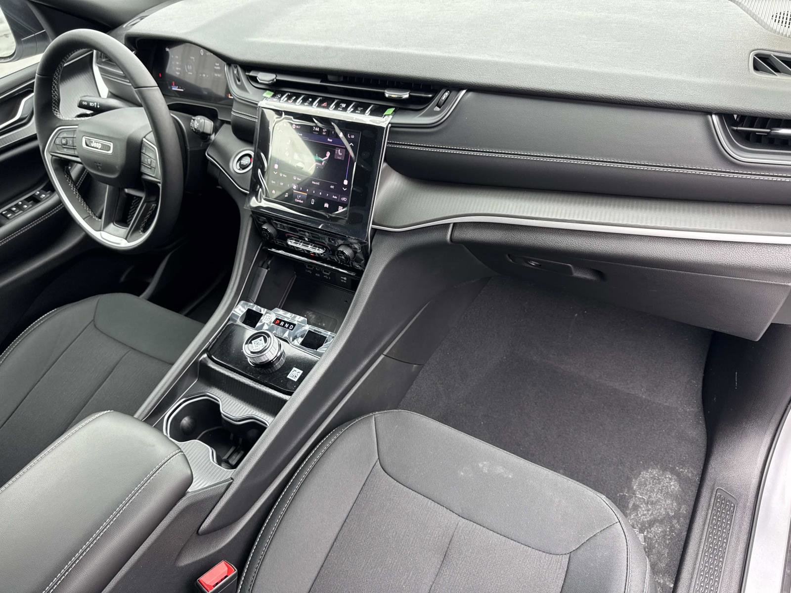 New 2026 Jeep Grand Cherokee L 2WD image 34