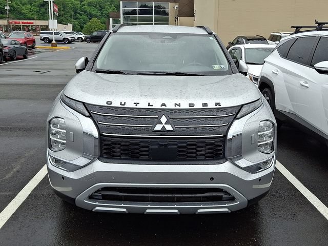 Used 2023 Mitsubishi Outlander SE AWD/4WD image 2