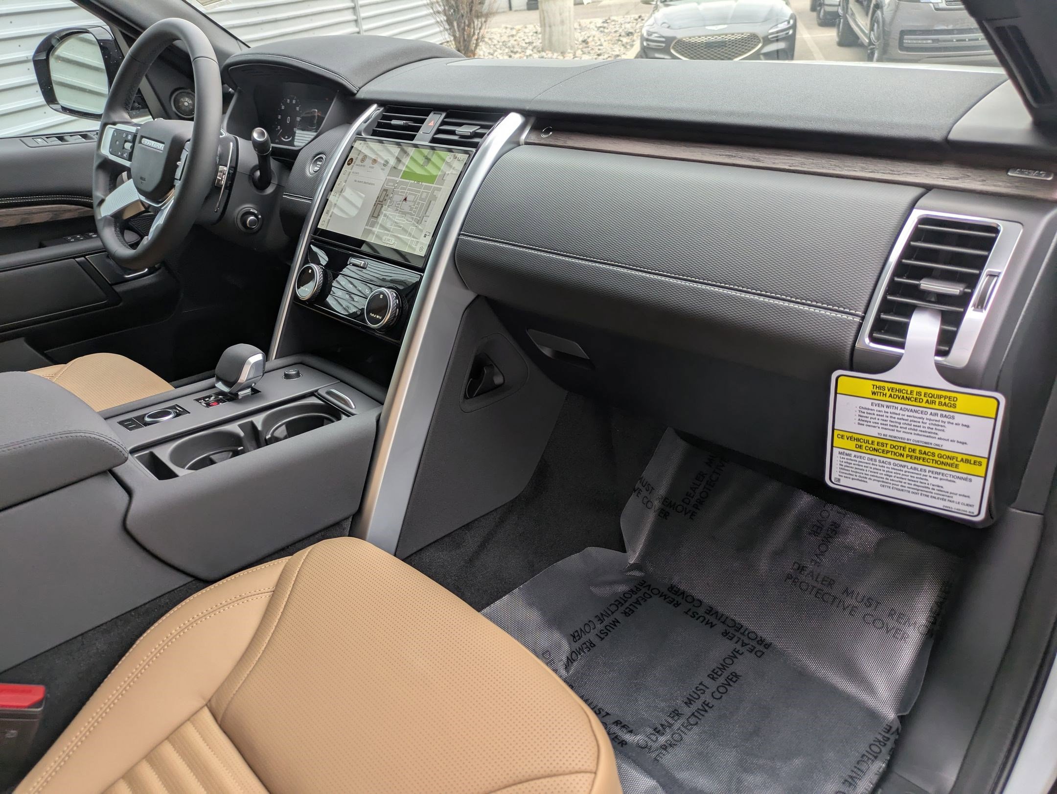 New 2026 Land Rover Discovery Dynamic SE image 31