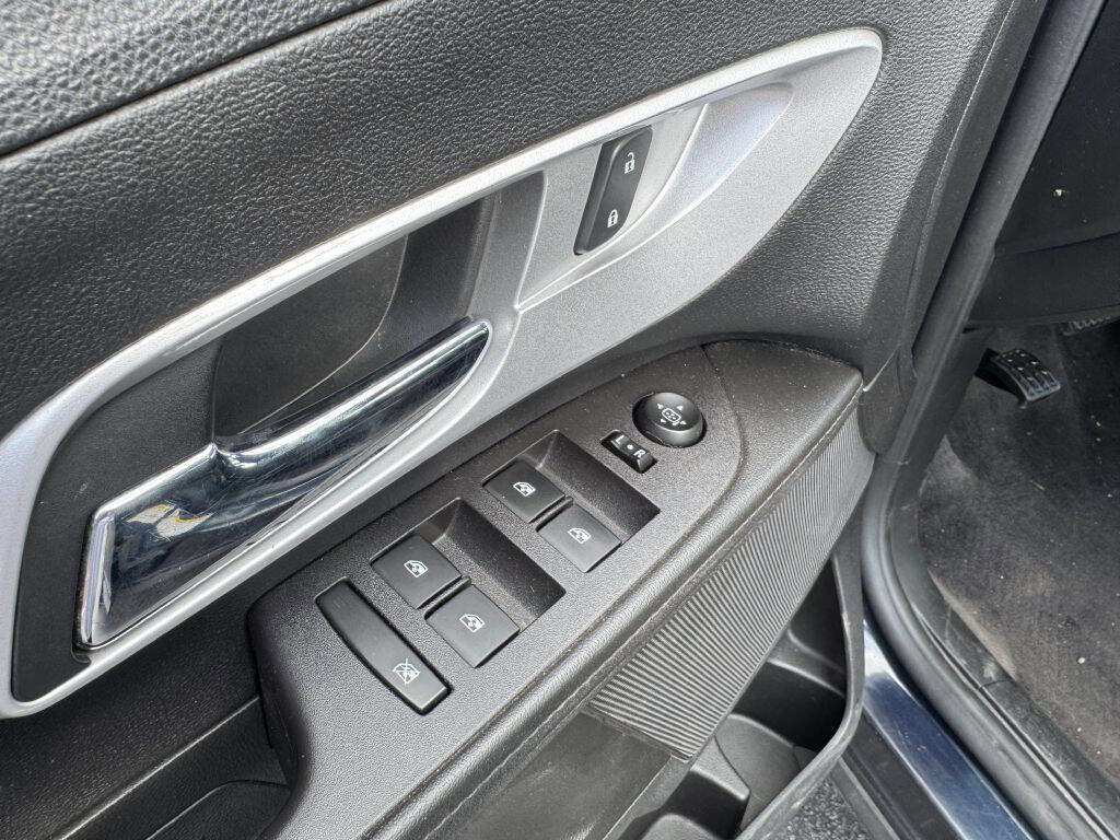 Used 2016 Chevrolet Equinox LS image 9