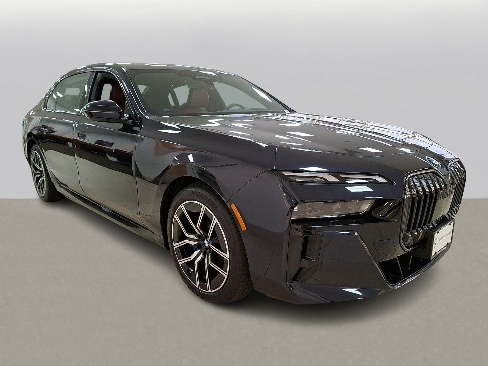 Used 2025 BMW i7 eDrive50 w/ M Sport Package RWD image 3