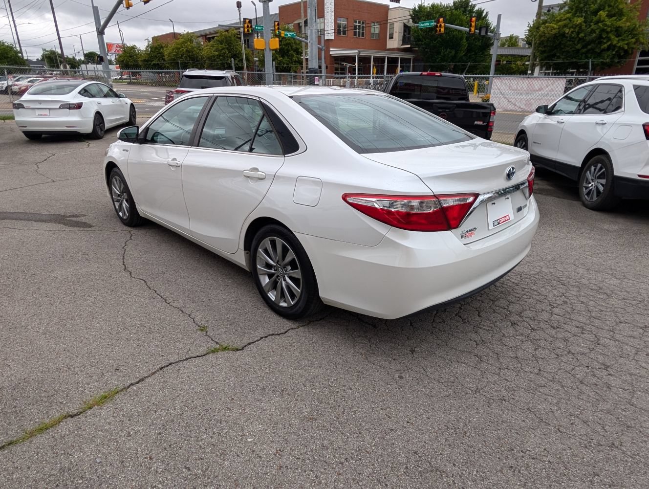 Used 2017 Toyota Camry XLE w/ Moonroof Package FWD image 8