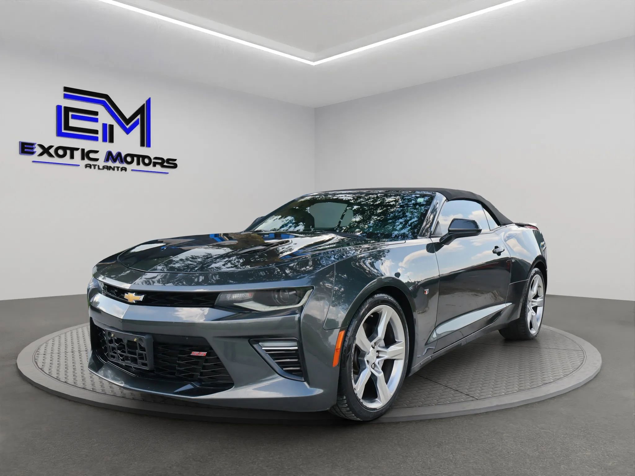 Used 2017 Chevrolet Camaro SS image 5