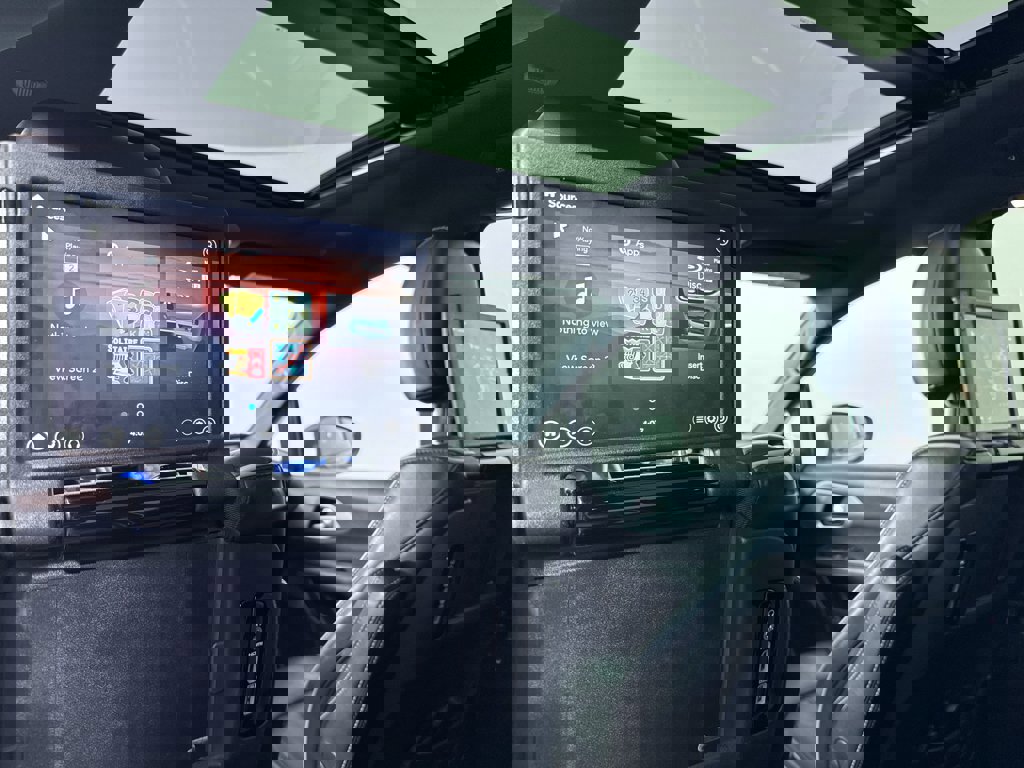 Used 2020 Chrysler Pacifica Limited w/ Advanced Safetytec Group image 20