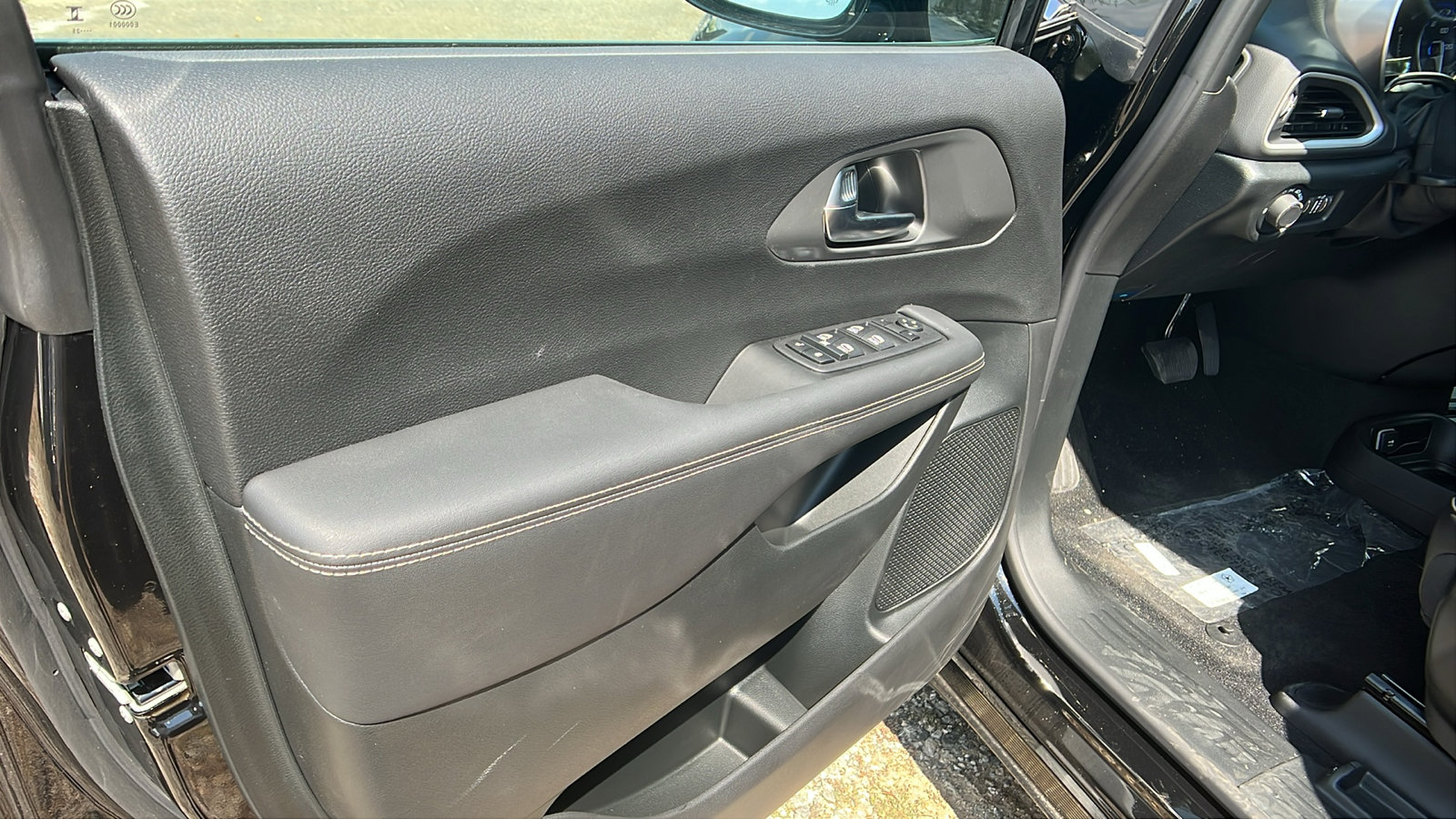 New 2026 Chrysler Voyager LX image 14