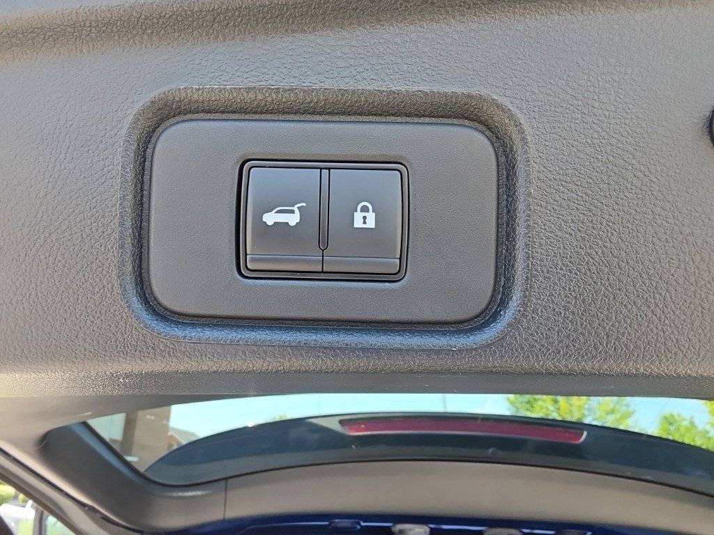 Used 2024 Nissan Pathfinder Platinum w/ Cargo Package FWD image 33