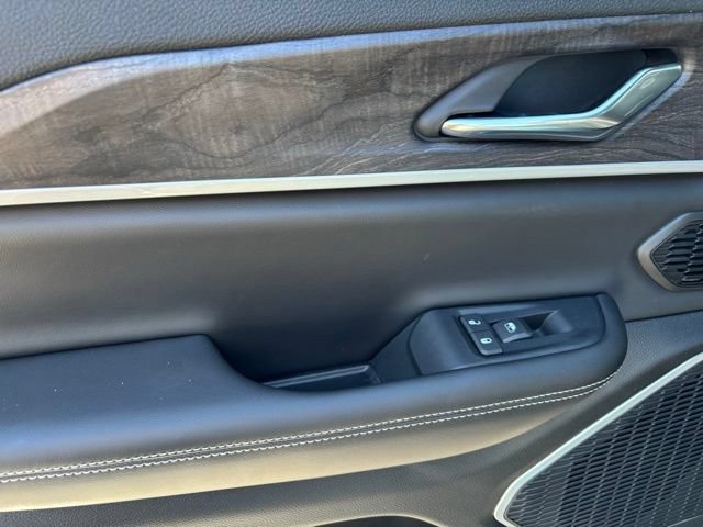 Certified 2026 Jeep Grand Cherokee Limited w/ Limited Altitude Package AWD/4WD image 16