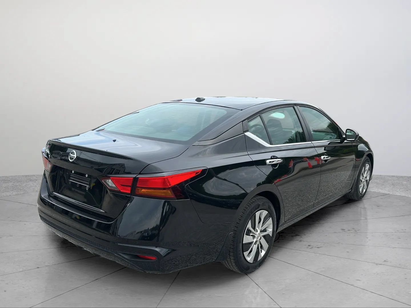 Used 2019 Nissan Altima 2.5 S FWD image 9