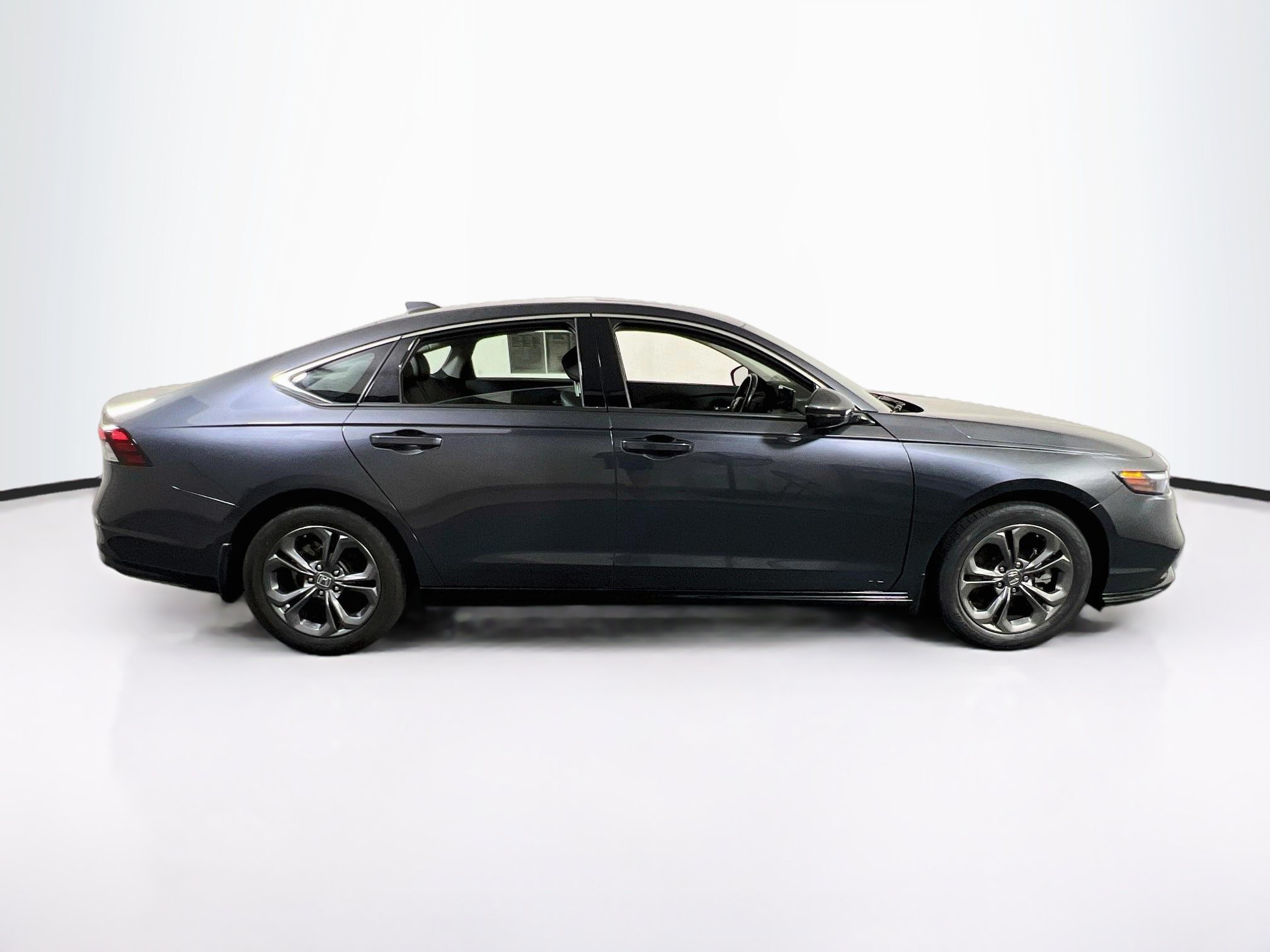 Used 2024 Honda Accord EX-L image 4