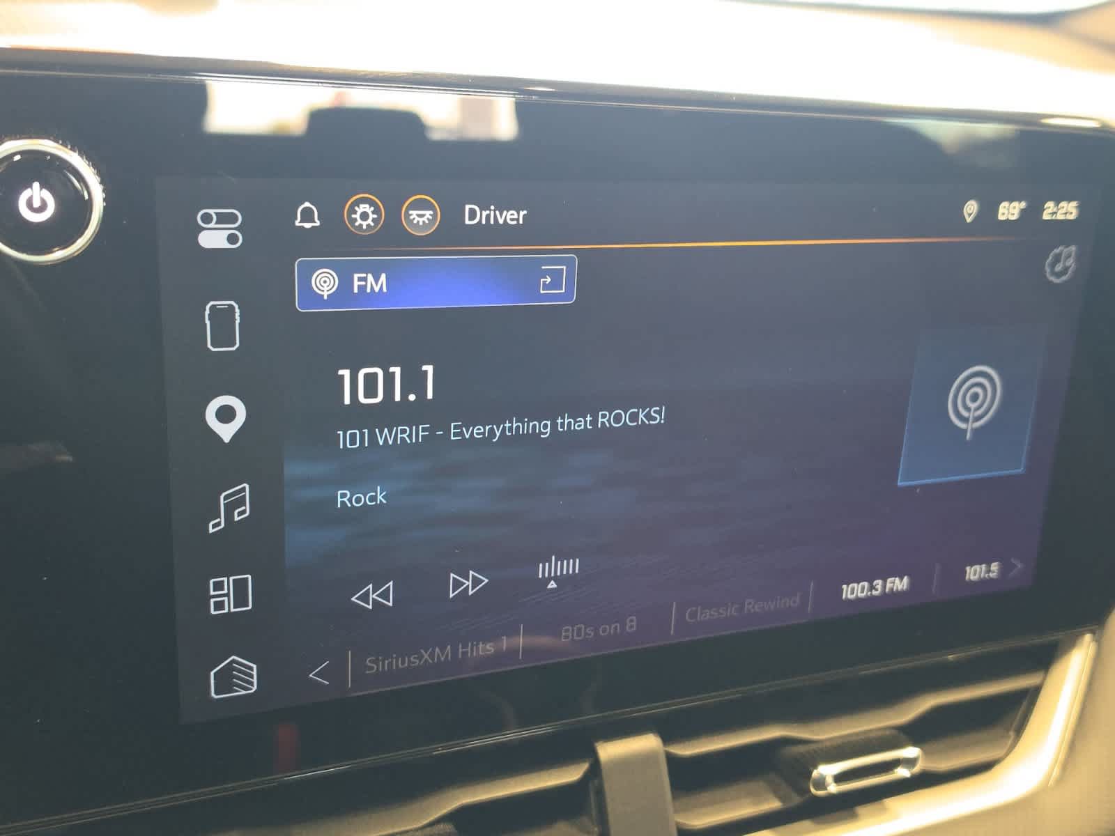 Used 2026 Chevrolet Equinox LT AWD/4WD image 25