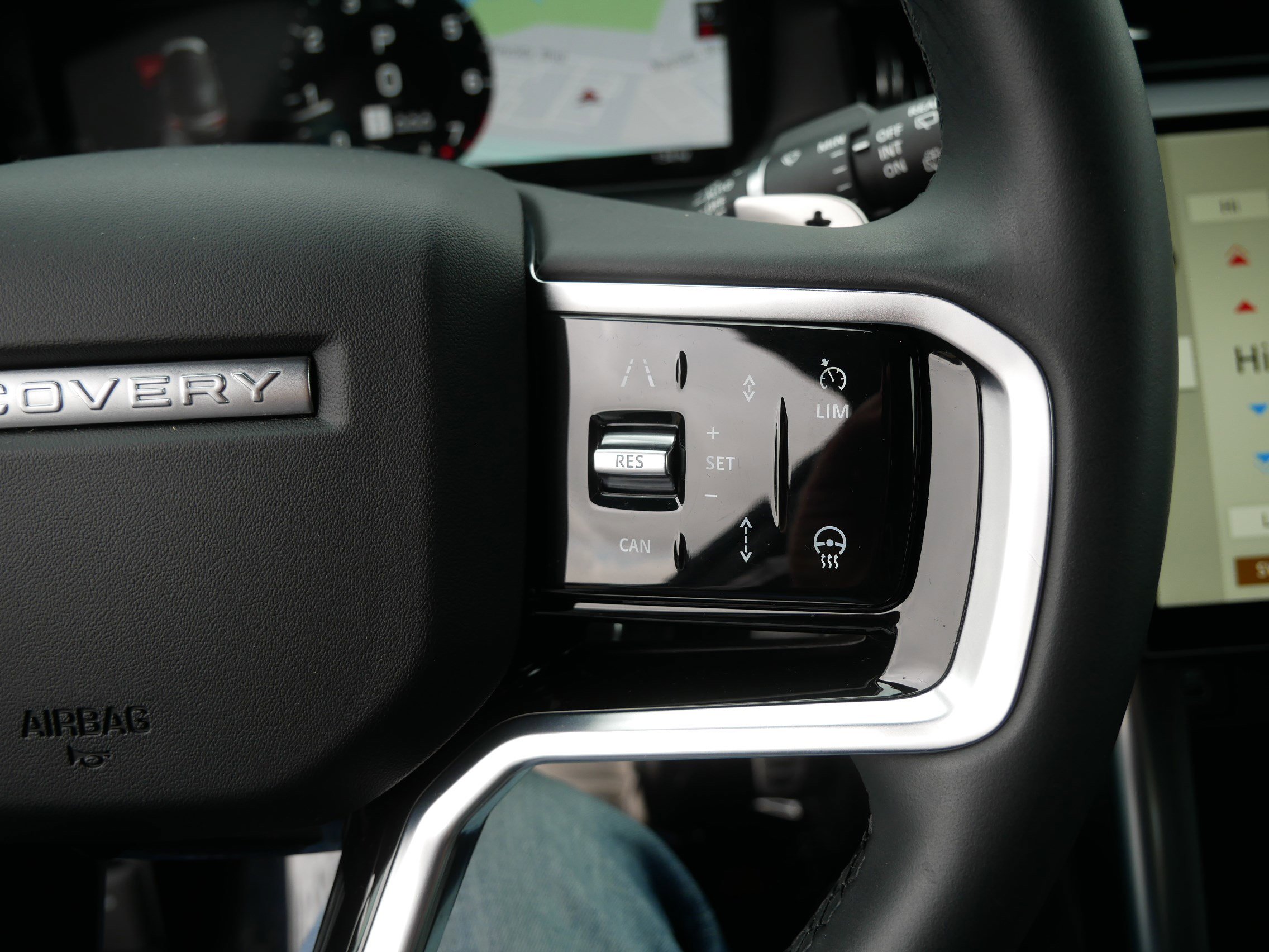 Used 2024 Land Rover Discovery Sport Dynamic SE image 29