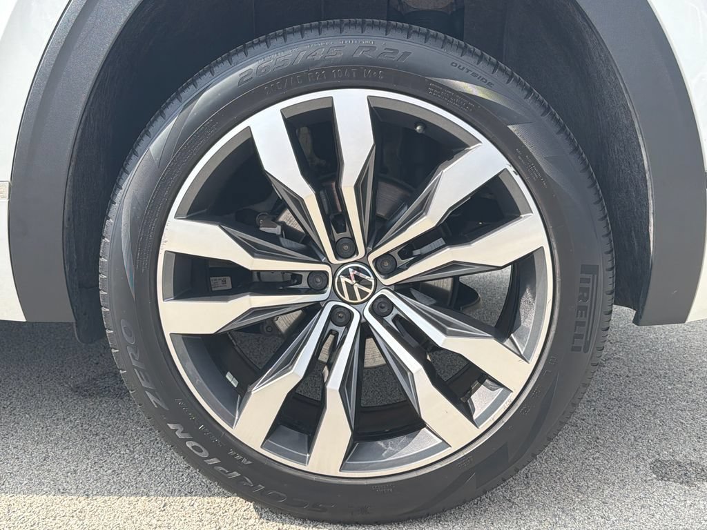 Certified 2023 Volkswagen Atlas Cross Sport SEL Premium R-Line AWD/4WD image 34
