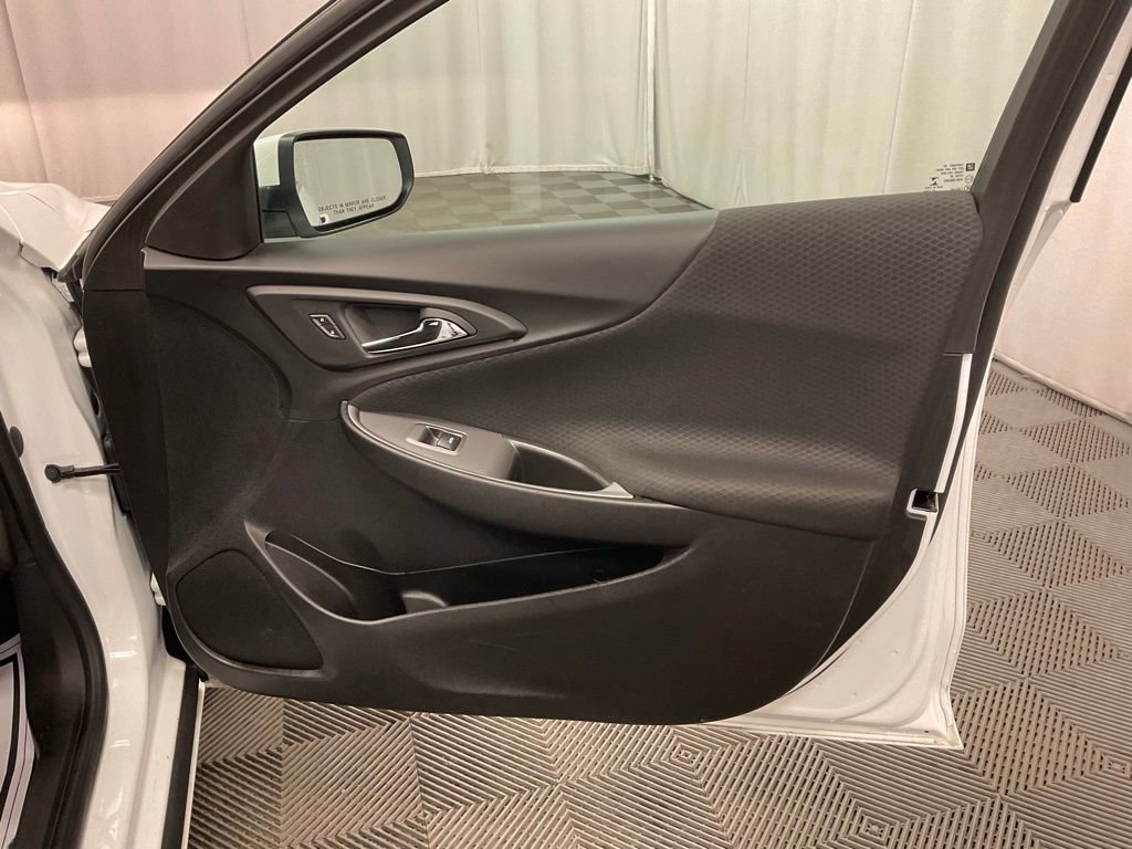 Used 2024 Chevrolet Malibu LT image 24