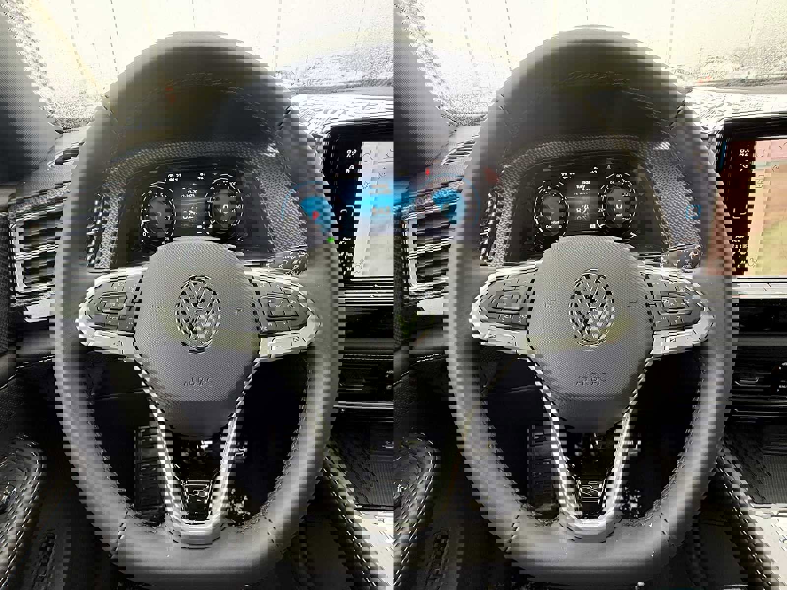 New 2026 Volkswagen Atlas Cross Sport SEL R-Line image 9