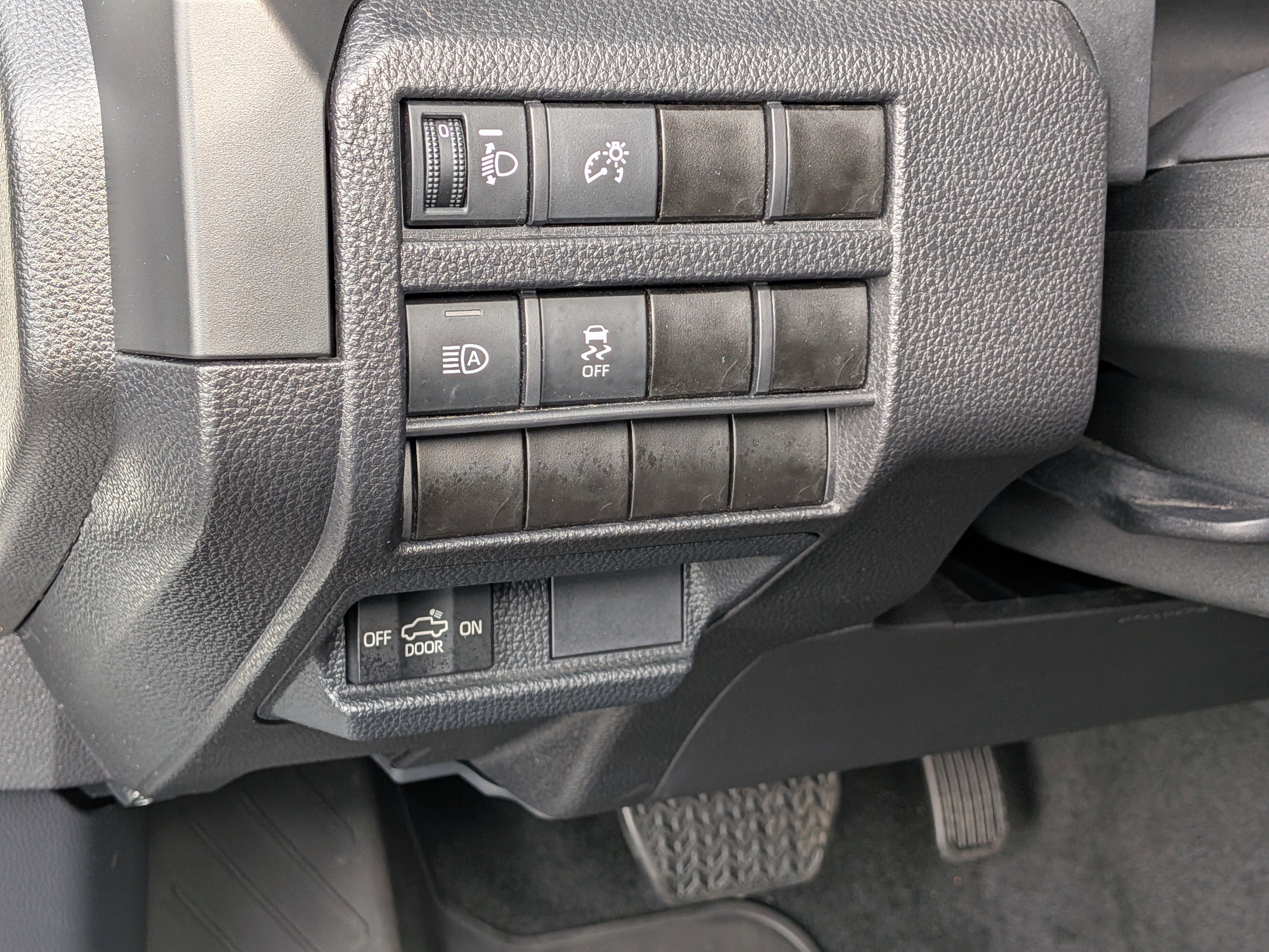 Used 2025 Toyota Tacoma SR image 15