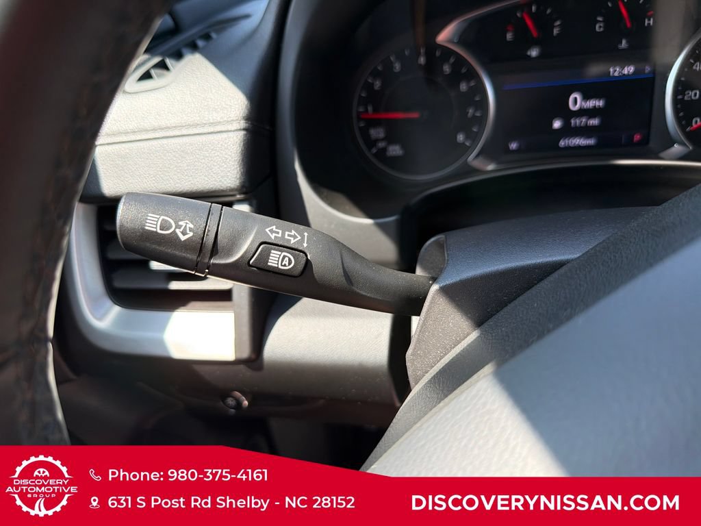 Used 2024 GMC Terrain SLT AWD/4WD image 24