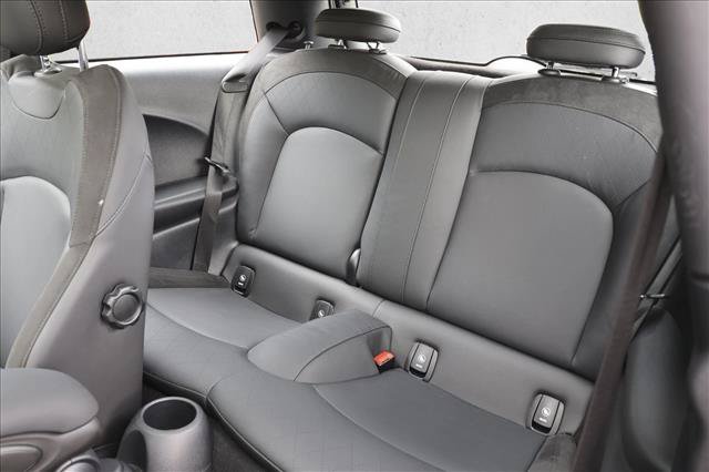 Used 2024 MINI Cooper SE w/ Signature Upholstery Package FWD image 22